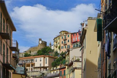 Riomaggiore köyünün görünümü, Cinque Terre, İtalya