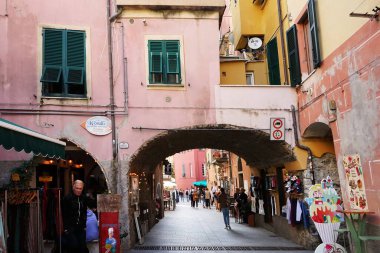 Monterosso, Cinque Terre, İtalya 'nın tarihi merkezine bir göz atalım.