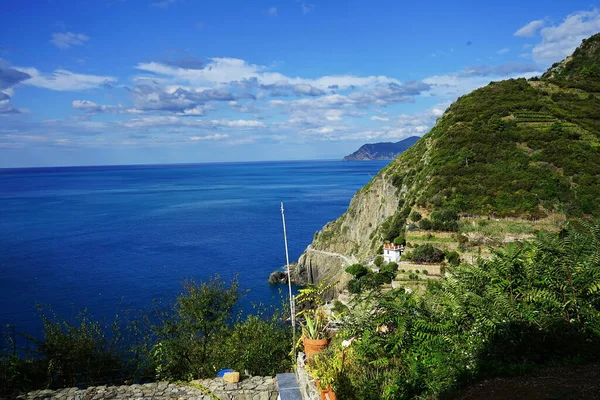 意大利Cinque Terre Riomaggiore海上悬崖 — 图库照片