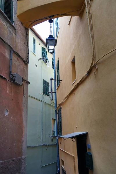イタリアのCinque TerreにあるVernazza Villageの通り — ストック写真