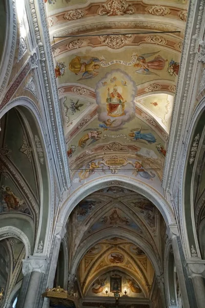 Інтер Церкви Сан Єтро Корнільї Сінке Терр Італія — стокове фото