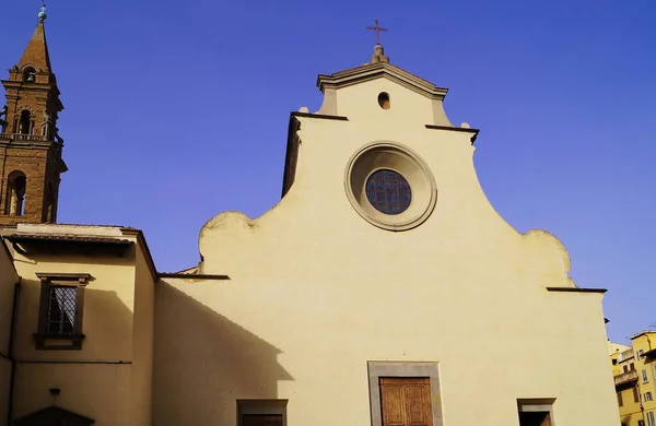 イタリア フィレンツェのサント スピリト教会のファサード — ストック写真
