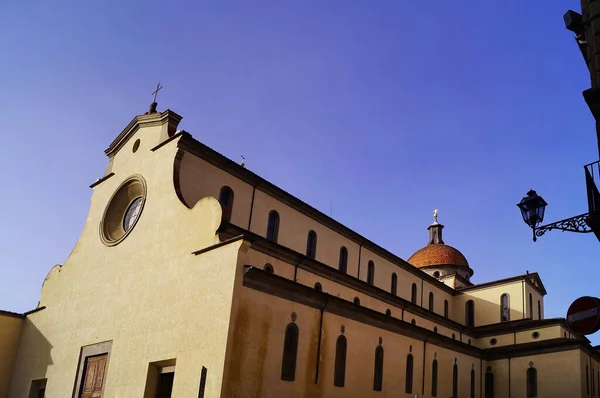 Церковь Санто Спирито Флоренции Италия — стоковое фото