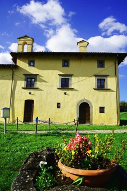 Kaptan 'ın İtalya' daki Castelnuovo Garfagnana 'daki Monte Alfonso kalesindeki evi.