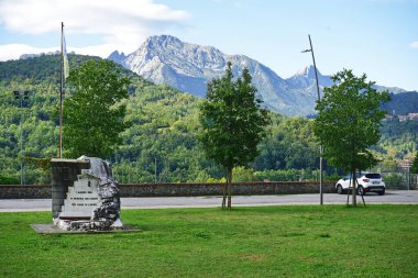 Apuan Alpleri Piazza al Serchio, Tuscany, İtalya 'dan görüldü