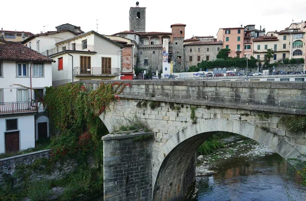 Madonna Bridge Turrite Secca Stream Castelnuovo Garfagnana Toscana Itália — Fotografia de Stock