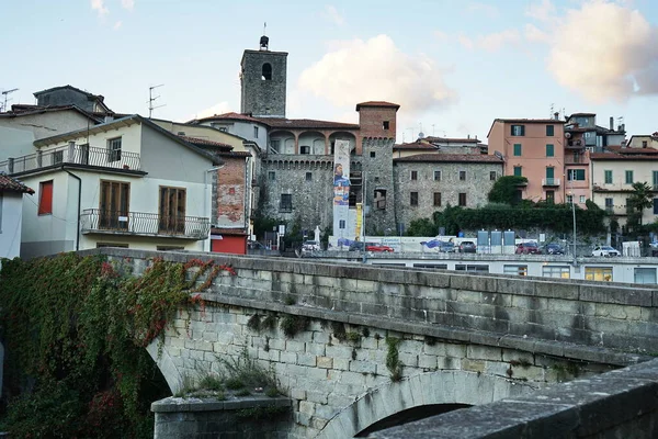 意大利托斯卡纳Castelnuovo Garfagnana Turrite Secca河上的麦当娜桥 — 图库照片