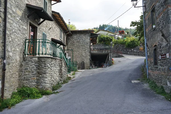 イタリア トスカーナ州GarfagnanaのOrzagliaの村 — ストック写真