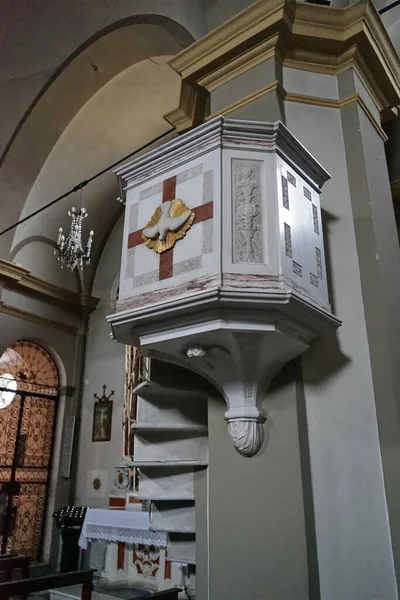 Wnętrze Kościoła San Romano Martire San Romano Garfagnana Toskania Włochy — Zdjęcie stockowe