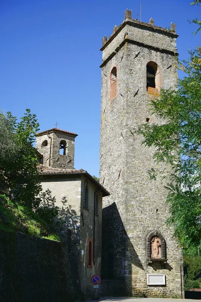 Campanario Iglesia San Jacopo Gallicano Garfagnana Toscana Italia — Foto de Stock