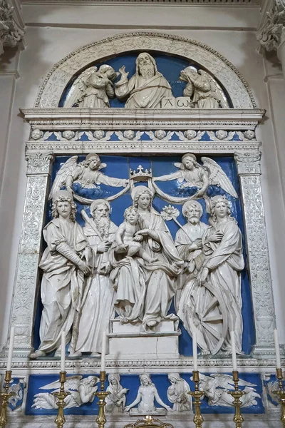 意大利托斯卡纳Garfagnana的San Jacopo Gallicano教堂的陶瓷浮雕 — 图库照片