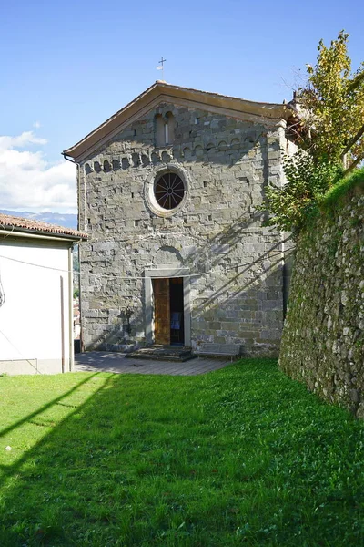 Voorzijde Van Kerk Van San Jacopo Gallicano Garfagnana Toscane Italië — Stockfoto