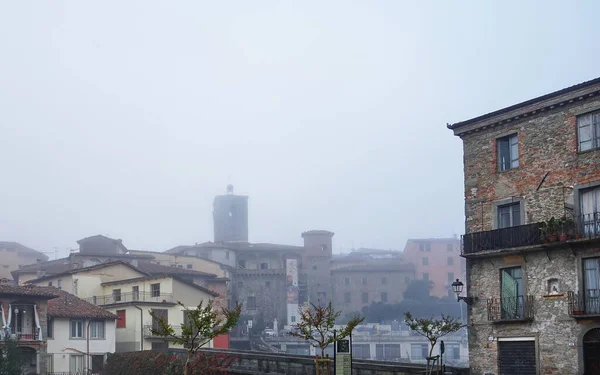 Blick Auf Castelnuovo Garfagnana Nebel Toskana Italien — Stockfoto