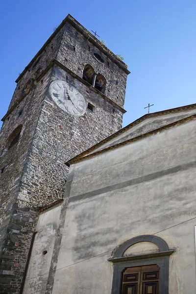 Церковь Сан Якопо Борго Моццано Гарфаньяне Тоскана Италия — стоковое фото