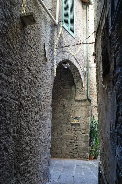 Borgo sokağı Garfagnana, Toskana, İtalya 'da bir Mozzano.