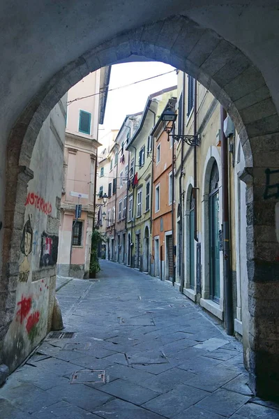 Типичная Улица Историческом Центре Каррары Тоскана Италия — стоковое фото