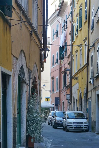 Rua Típica Centro Histórico Carrara Toscana Itália — Fotografia de Stock
