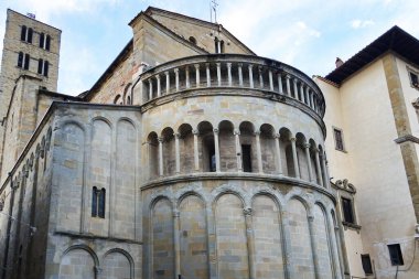 Santa Maria Assunta Kilisesi Arezzo, Tuscany, İtalya 'daki Piazza Grande' de.