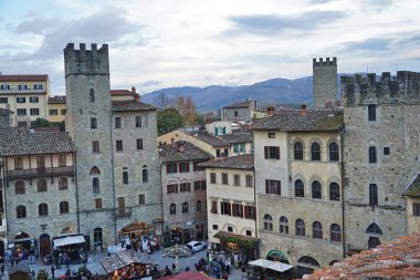 İtalya, Toskana, Arezzo 'daki Grande Meydanı' nın havadan görünüşü