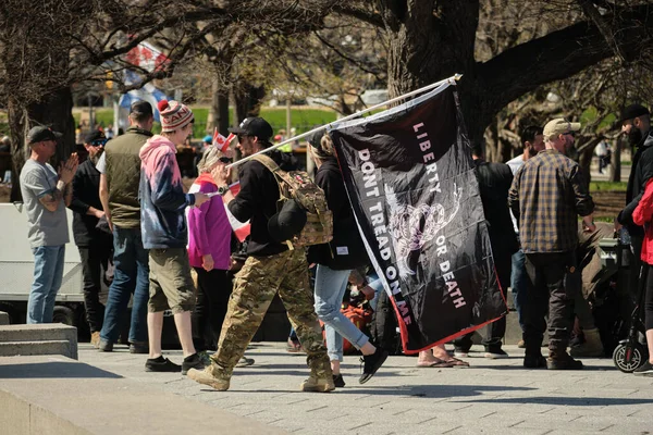 Ottawa Ontario Canada April 2022 Protester Carries Black Variant Gadsden — Stockfoto