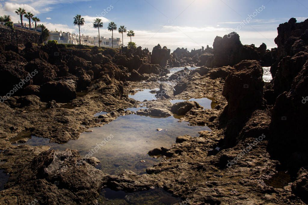 Charco El Diablo, Rocas volcánicas formadas por lava, Tenerife, Islas ...