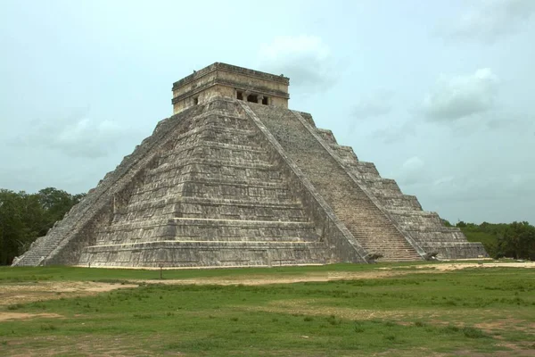 Famous Pyramid Chichen Itza Mexico People — Stock Photo, Image