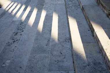 gölge güneş ışığı ile adımları