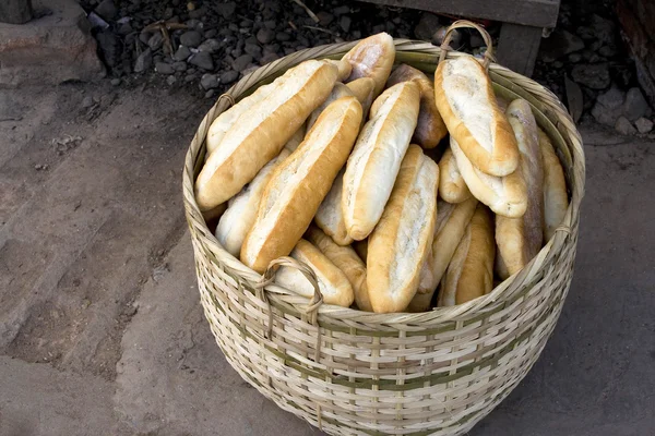 Baguete na cesta para vender, Laos — Fotografia de Stock