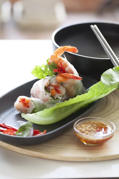 Fresh spring rolls with shrimp — Stock Photo, Image
