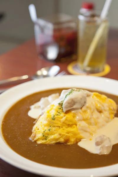 Ryż omlet Japoński curry z kurczaka — Zdjęcie stockowe