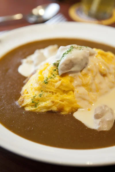 Tortilla de arroz al curry japonés con pollo —  Fotos de Stock