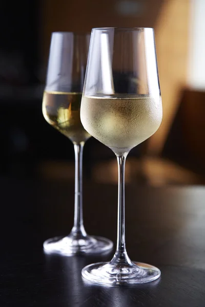 Verres de vin blanc — Photo