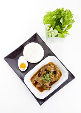 Baharatlı Kıyma domuz biber salça ile pirinç ile