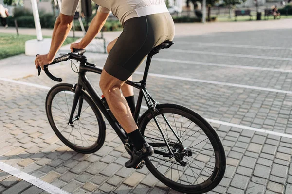 Nahaufnahme Eines Radfahrers Sportkleidung Der Sommer Freien Radelt Konzentrieren Sie — Stockfoto