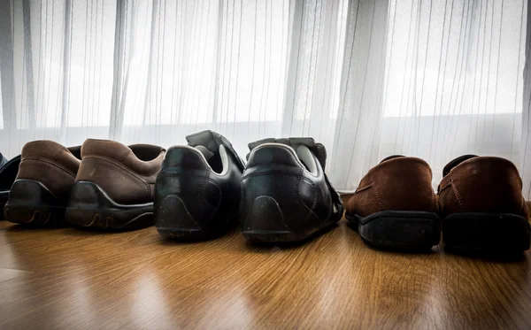 Tiro de vários tipos de sapatos — Fotografia de Stock