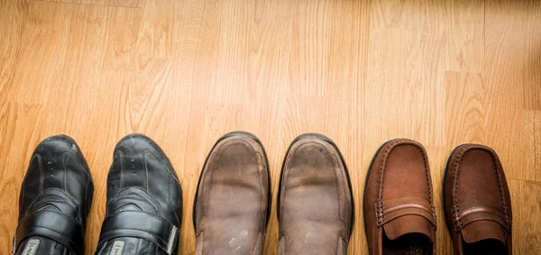 Tiro de vários tipos de sapatos — Fotografia de Stock