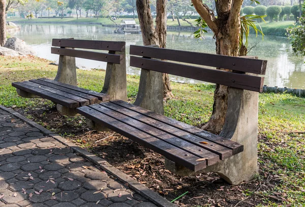 Bench in the park — Stock Photo, Image