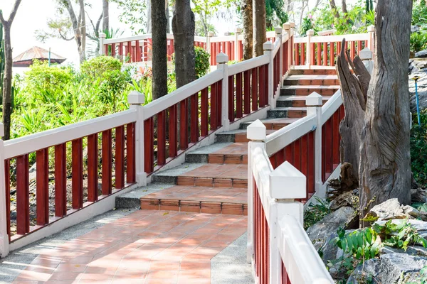 Escadas de cimento no parque — Fotografia de Stock