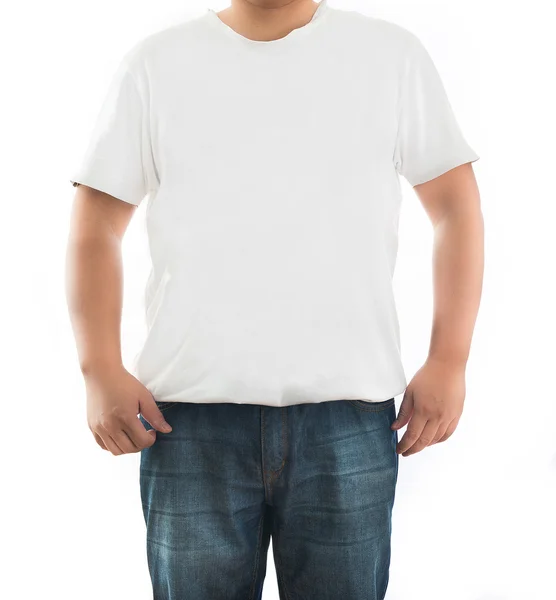 Белая футболка на изолированном молодом человеке — стоковое фото