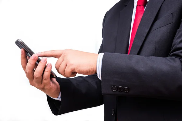 Fechar de um homem usando telefone inteligente móvel — Fotografia de Stock