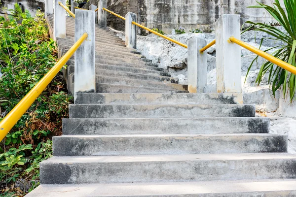 Escadas de concreto velho — Fotografia de Stock