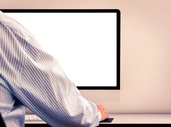 Joven mirando la pantalla vacía de la computadora —  Fotos de Stock