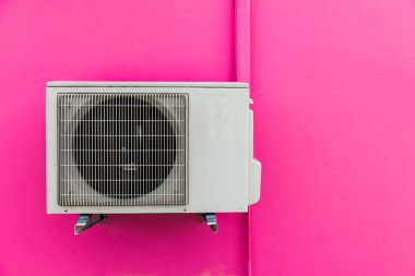 Duvarda hava kompresörü