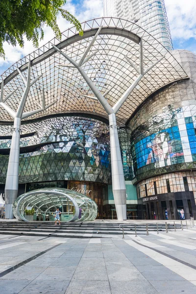 新加坡-6 月 18 日： 离子果园购物中心 onju 天视图 — 图库照片
