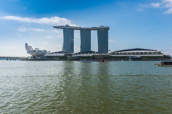 SINGAPORE-GIUGNO 19: Il Marina Bay Sands Resort Hotel — Foto Stock