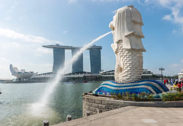 СИНГАПУР - 20 июня 2014 года: Сингапур ориентир Мерлион — стоковое фото
