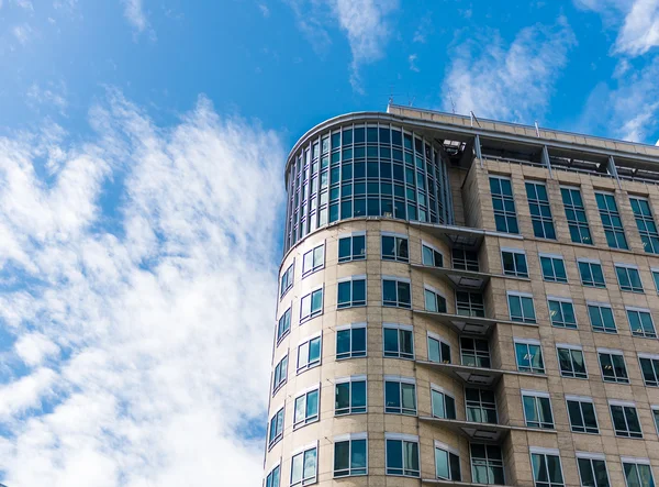 Edificio alto en la vista del ratón — Foto de Stock