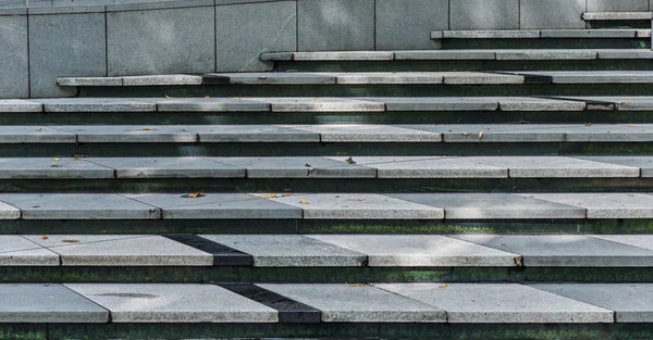 Escalier en pierre WIde souvent vu sur la construction — Photo