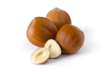 beyaz zemin üzerine fındık izole grubu