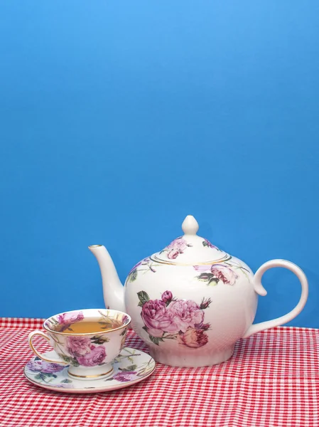 Tekanna och tea cup — Stockfoto